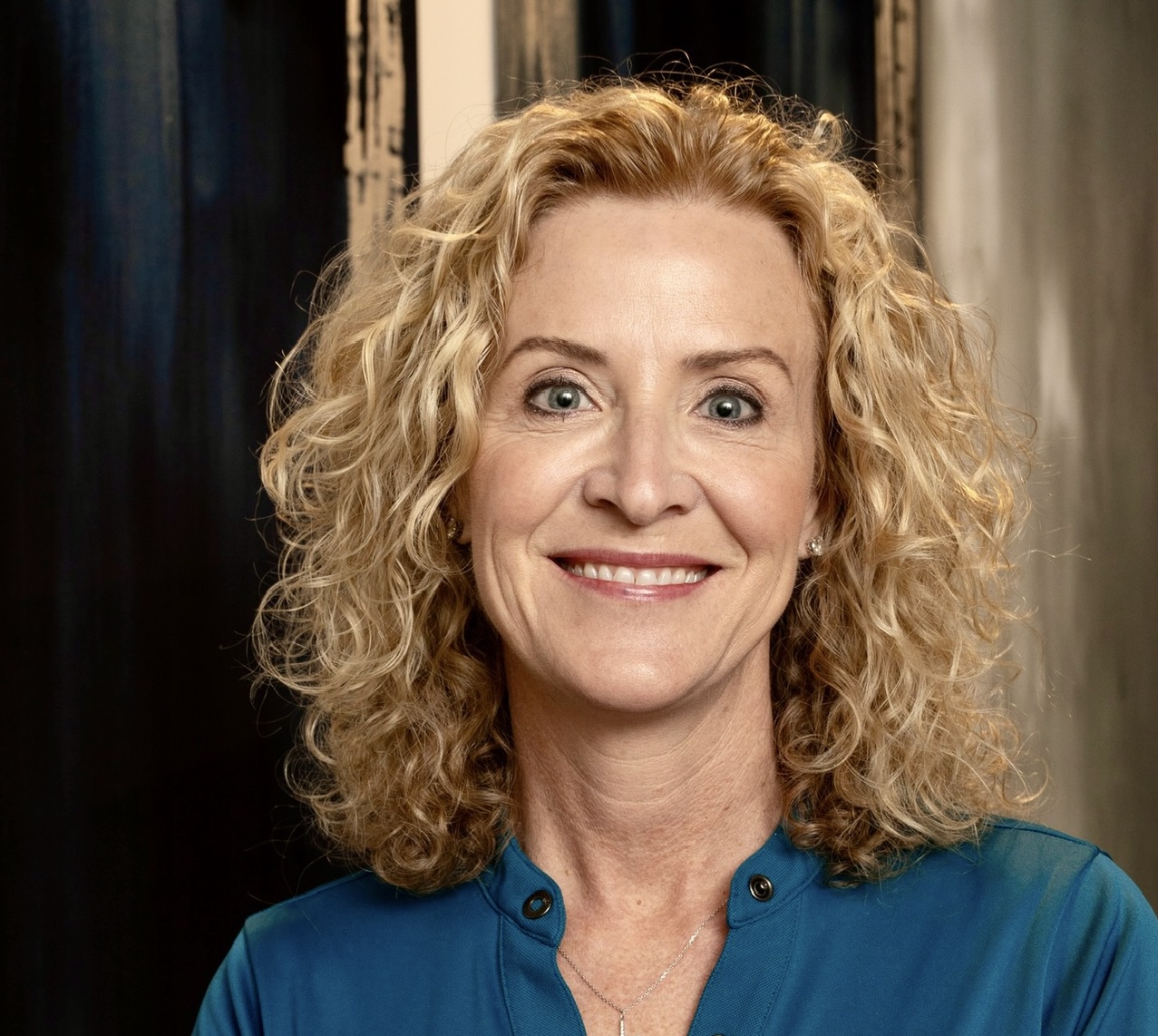 Dr. Robbi Long
