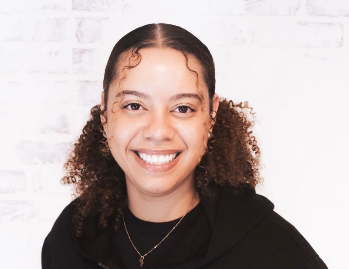 Lexi (Licensed Massage Therapist) 
