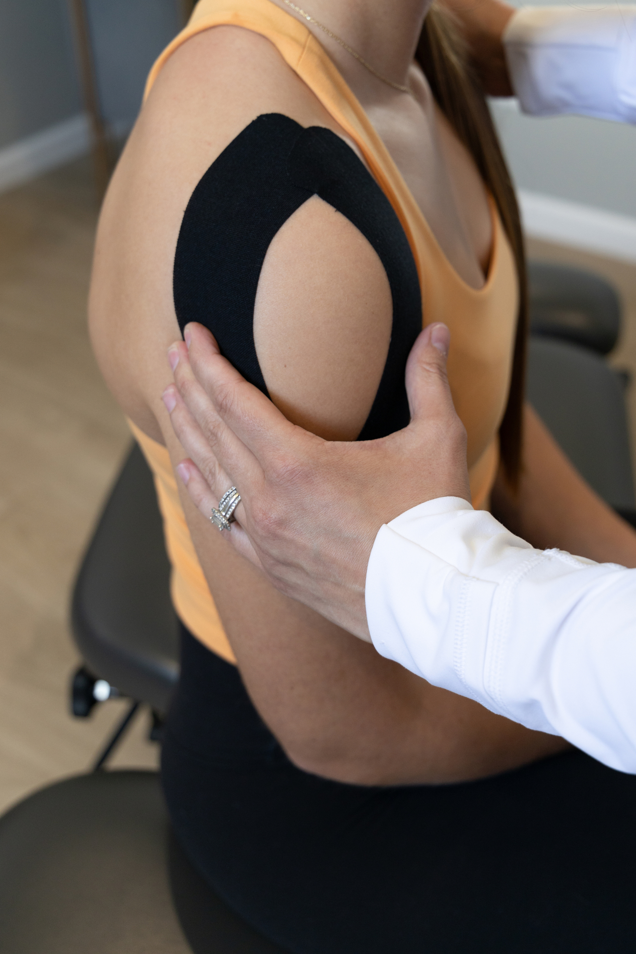 Functional Movement Taping/Kinesiology Taping (FMT)